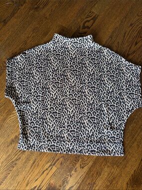 eesome Leopard Print Mock Neck Crop Top - Black and Cream